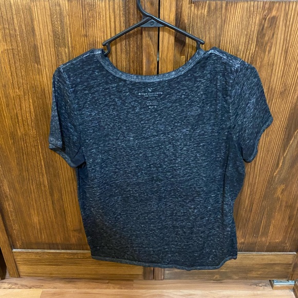 American Eagle Distressed Cropped Shirt - Picture 2 of 3